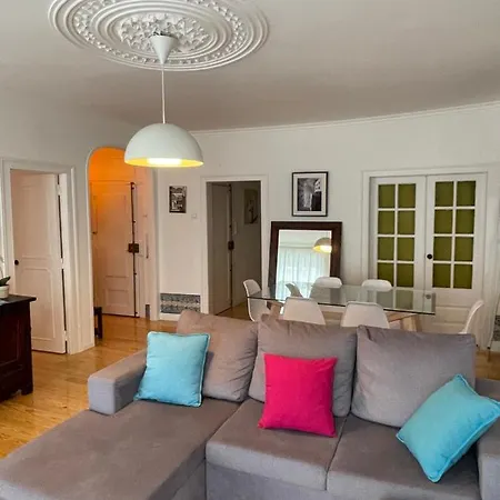 Beautiful Downtown Apartment *