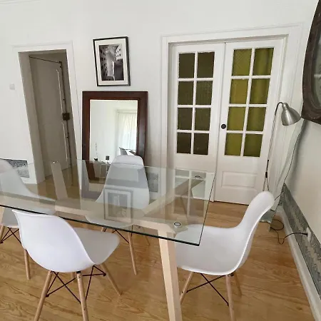 Beautiful Downtown Apartment